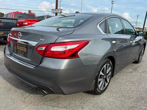 Used 2016 Nissan Altima 2.5 SV w/ Convenience Package FWD image 9