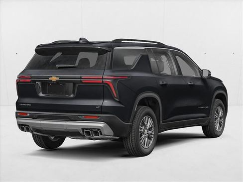 New 2026 Chevrolet Traverse LT image 2