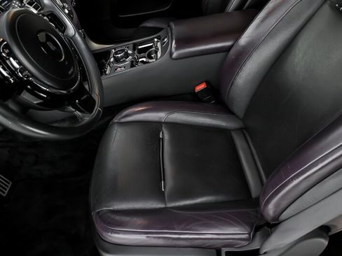 Used 2018 Rolls-Royce Wraith RWD image 18