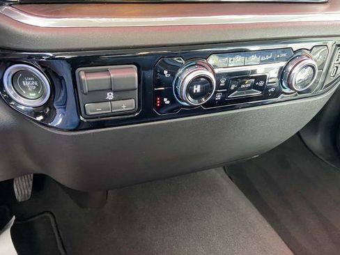 Used 2025 GMC Sierra 1500 SLT image 22