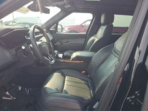 Used 2024 Land Rover Range Rover Sport SE AWD/4WD image 4