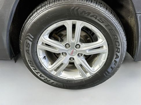 Used 2018 GMC Terrain SLE image 29