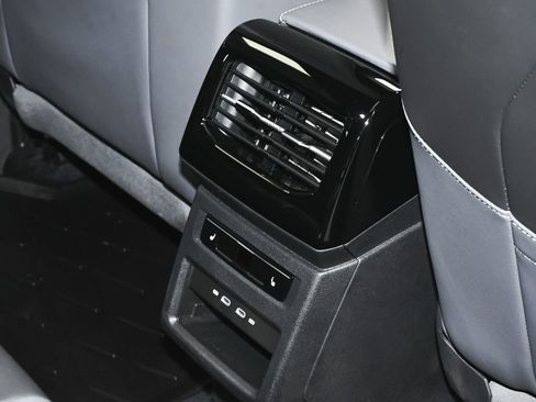 Used 2023 Volkswagen ID.4 Pro S Plus image 49