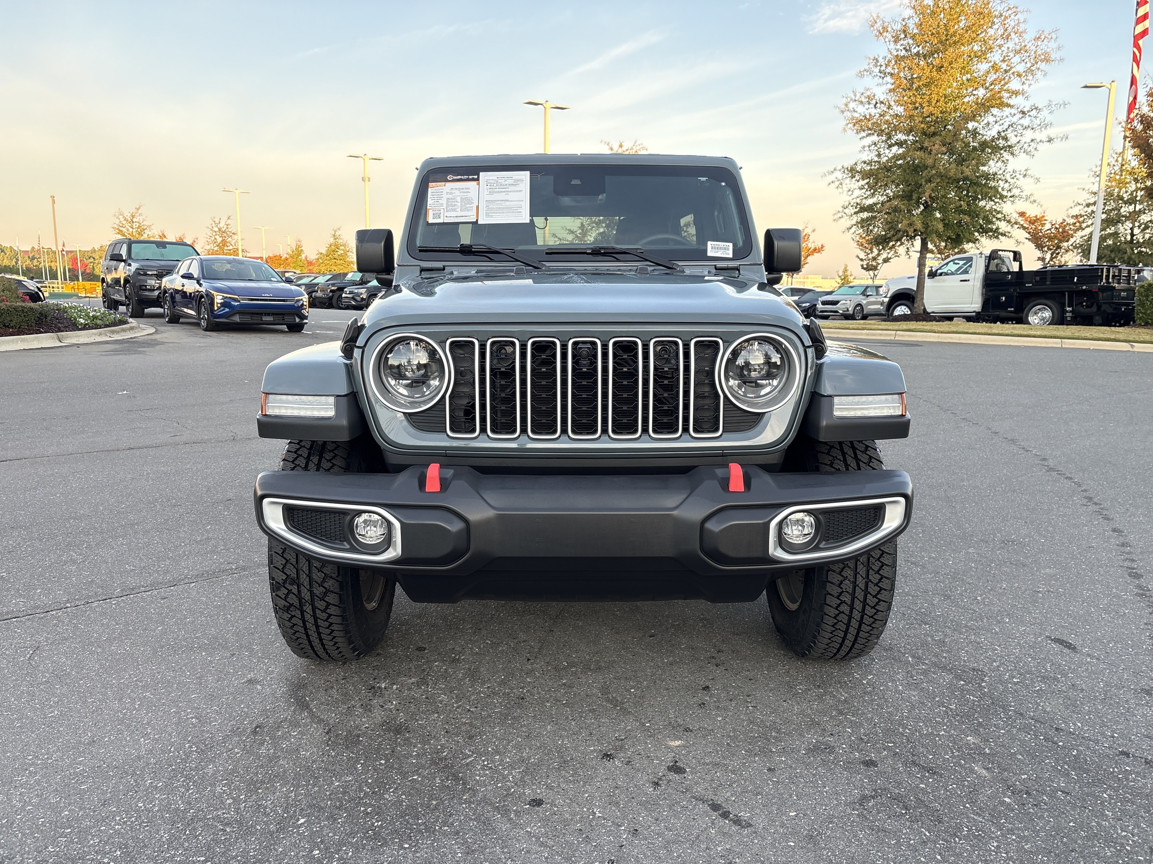 Used 2024 Jeep Wrangler Unlimited Sahara w/ Technology Group AWD/4WD image 3