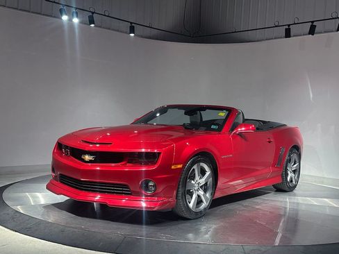 Used 2012 Chevrolet Camaro SS RWD image 2