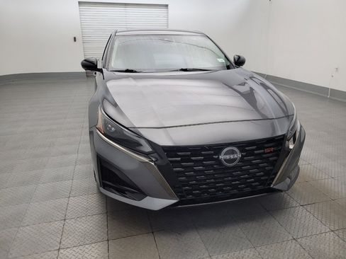 Used 2024 Nissan Altima 2.0 SR FWD image 14