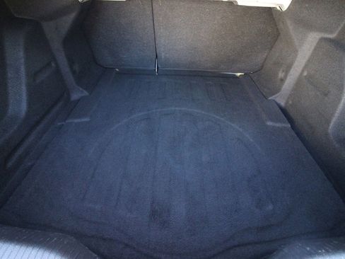 Used 2018 Chevrolet Cruze LT w/ Convenience Package image 32