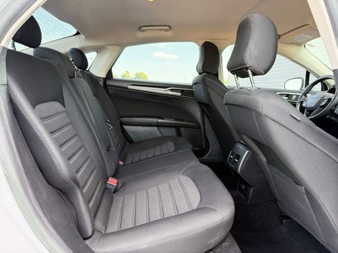 Used 2020 Ford Fusion SE FWD image 17