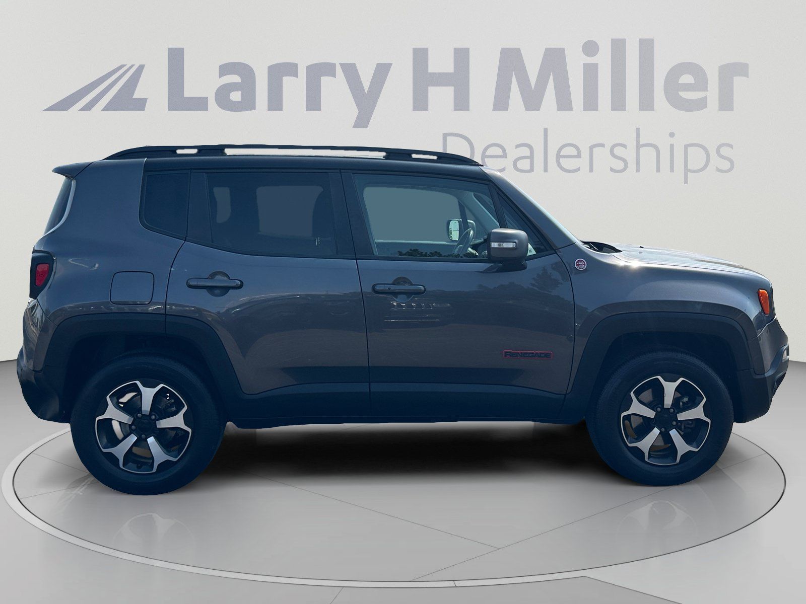 Used 2019 Jeep Renegade Trailhawk w/ Cold Weather Group II AWD/4WD image 6