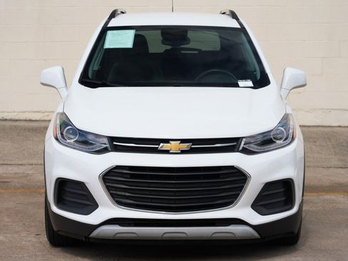 Used 2019 Chevrolet Trax LT w/ LT Convenience Package FWD image 41