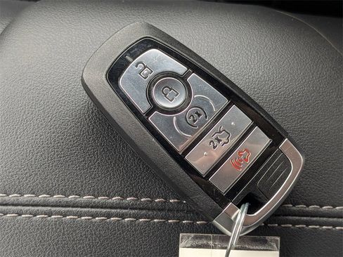 Used 2025 Ford Mustang GT Premium image 29