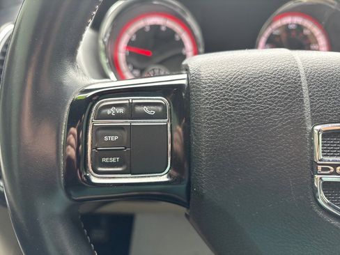 Used 2019 Dodge Grand Caravan SXT image 28