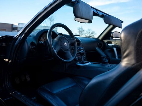 Used 2006 Dodge Viper SRT-10 image 3