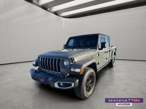 Used 2021 Jeep Gladiator Sport image 1
