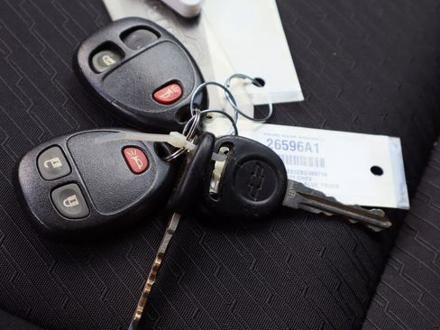 Used 2011 Chevrolet Avalanche LS image 29