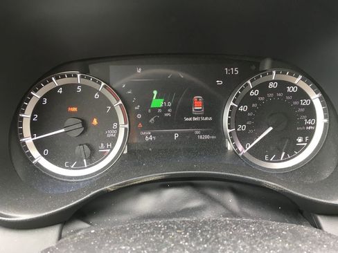 Used 2023 Toyota Highlander L FWD image 2