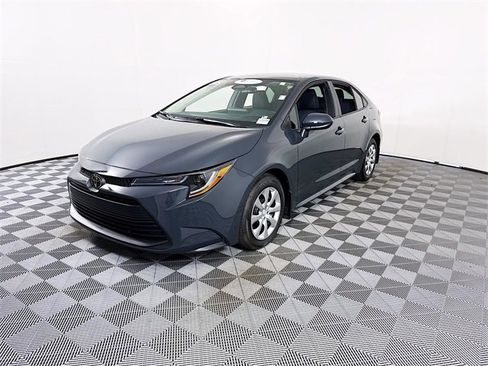 Certified 2025 Toyota Corolla LE image 3