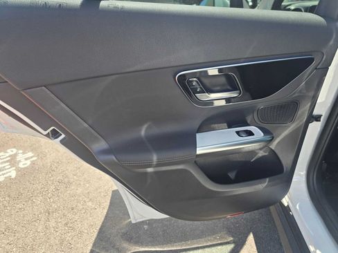 Used 2026 Mercedes-Benz GLC 300 4MATIC image 17