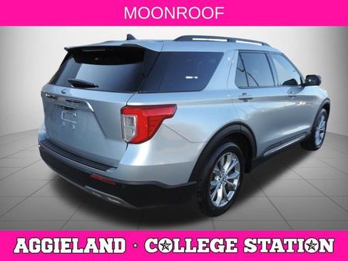 Used 2021 Ford Explorer XLT w/ Equipment Group 202A image 4