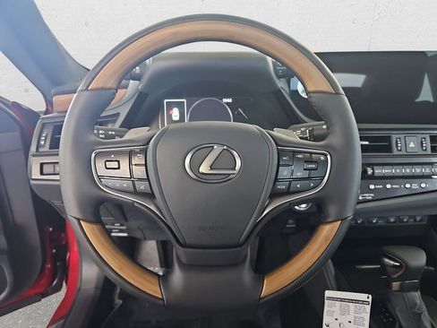 New 2025 Lexus ES 350 Ultra Luxury image 18