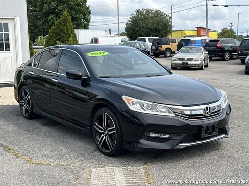 Used 2017 Honda Accord Sport image 3