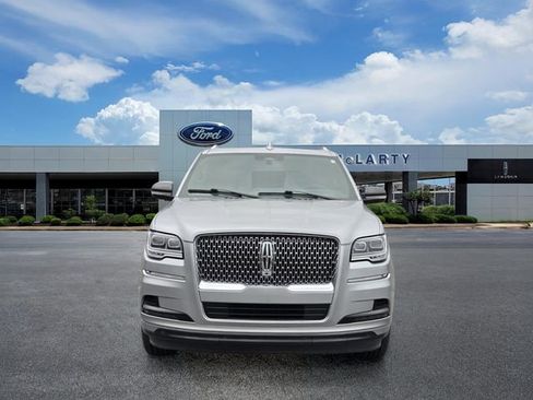 Used 2023 Lincoln Navigator Reserve AWD/4WD image 8