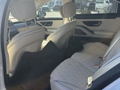 Used 2025 Mercedes-Benz S 580 4MATIC Sedan image 12