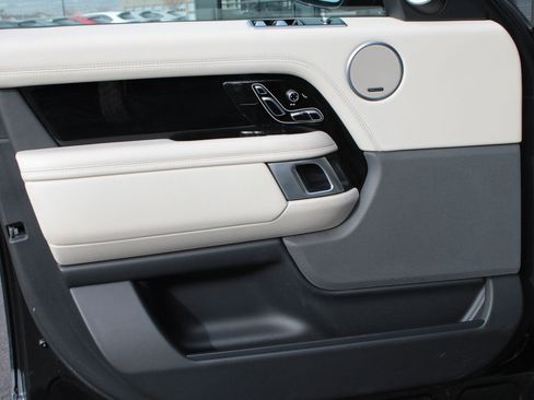 Used 2022 Land Rover Range Rover Westminster Edition image 10