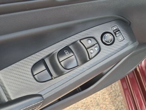 Used 2024 Nissan Altima 2.5 SV FWD image 12
