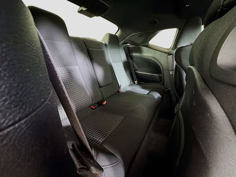 Used 2017 Dodge Challenger R/T image 24