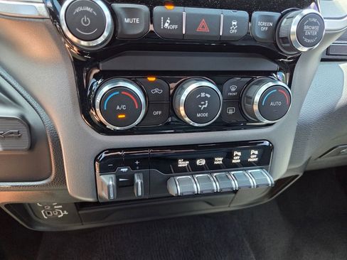 Used 2024 RAM 3500 Big Horn w/ Night Edition AWD/4WD image 31