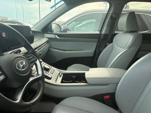 Used 2025 Hyundai Palisade SEL FWD image 2