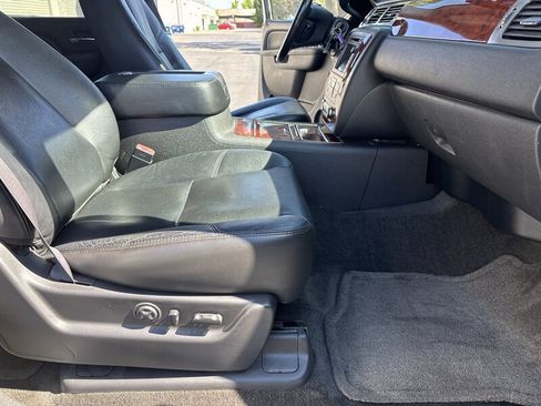Used 2011 Chevrolet Tahoe LTZ RWD image 40