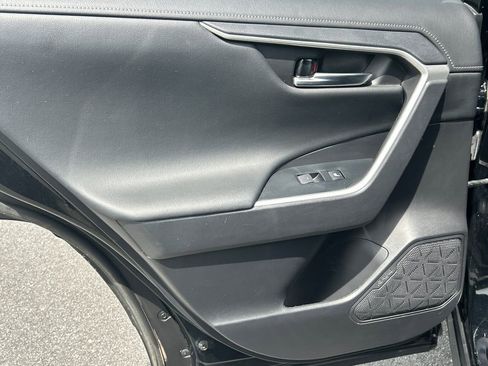 Used 2022 Toyota RAV4 Limited FWD image 22