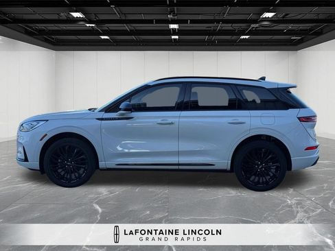 Certified 2024 Lincoln Corsair Reserve w/ Jet Appearance Package AWD/4WD image 2