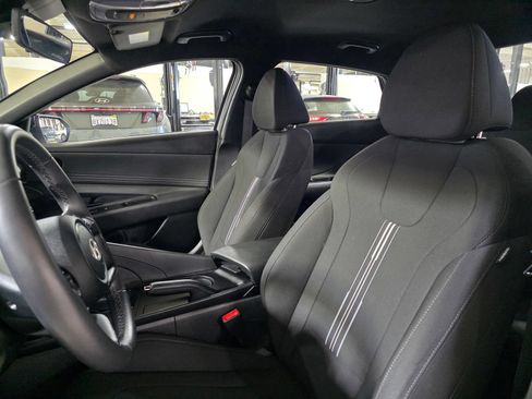 Certified 2025 Hyundai Elantra Sport FWD image 22