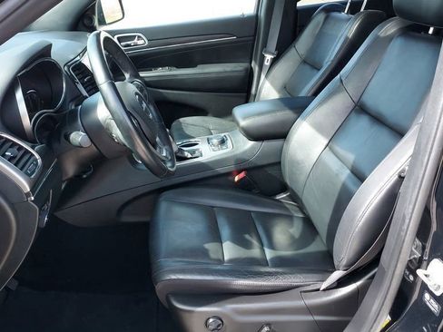 Used 2022 Jeep Grand Cherokee Limited image 18