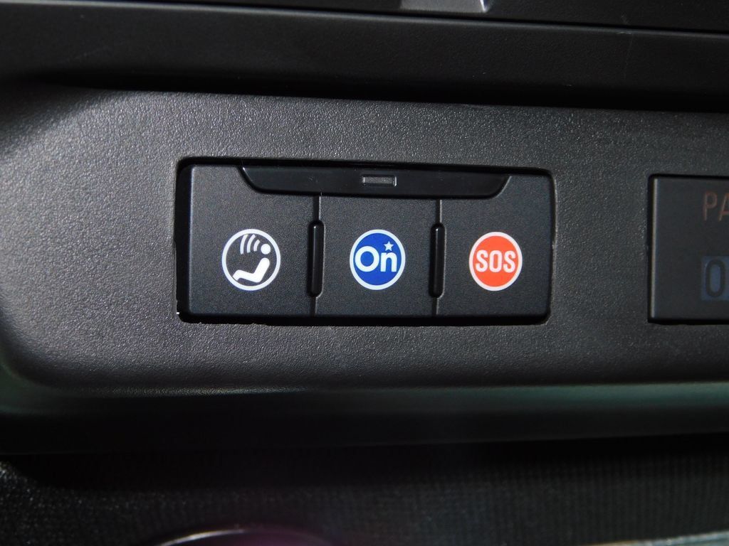 Used 2020 Chevrolet Camaro LT RWD image 31