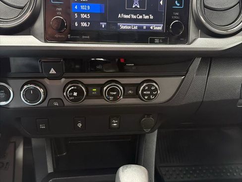 Used 2017 Toyota Tacoma TRD Off-Road w/ Tow Package (A/T) AWD/4WD image 12