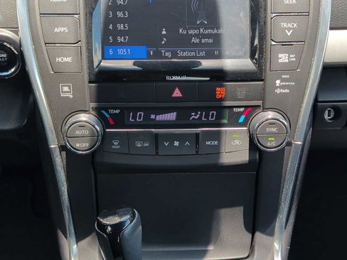 Used 2017 Toyota Camry XSE FWD image 17