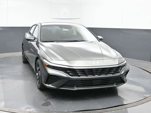 New 2026 Hyundai Elantra SEL Sport image 8