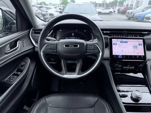 Used 2022 Jeep Grand Cherokee Limited AWD/4WD image 29