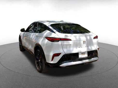 Used 2025 Buick Envista Sport Touring image 5