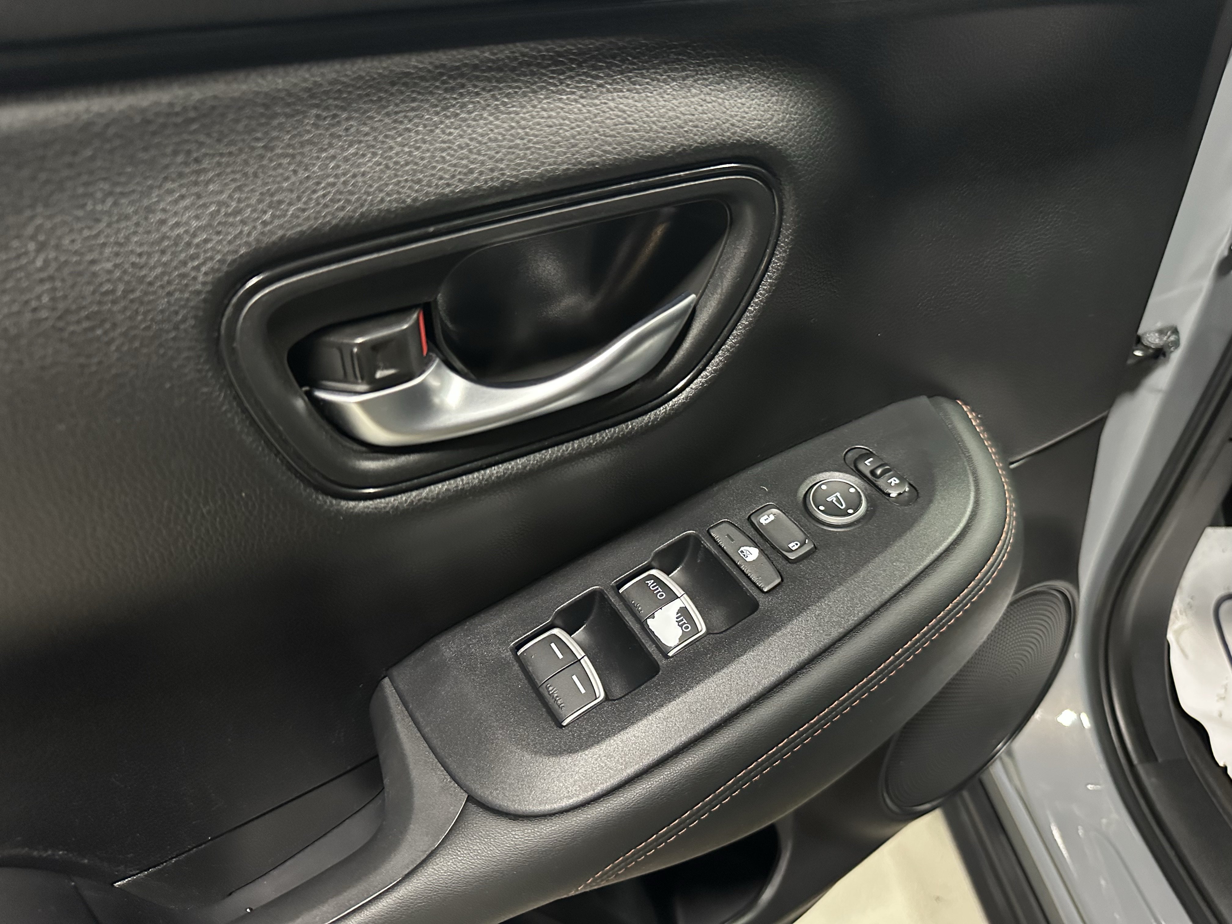 Used 2024 Honda HR-V Sport image 19