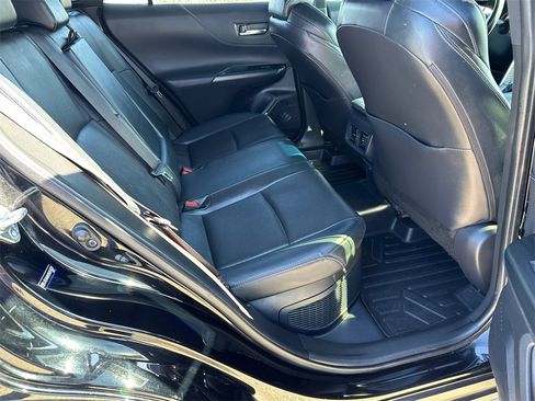 Used 2021 Toyota Venza XLE w/ Softex Package image 15