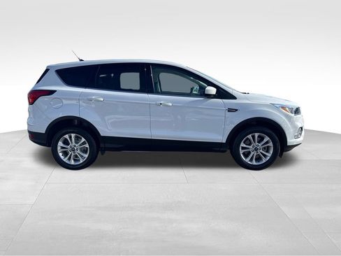Used 2019 Ford Escape SE image 6