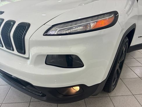 Used 2016 Jeep Cherokee High Altitude FWD image 12