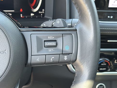 Used 2023 Nissan Rogue Platinum w/ Platinum Premium Package AWD/4WD image 28