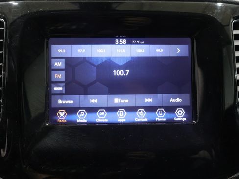Used 2019 Jeep Compass Latitude AWD/4WD image 30