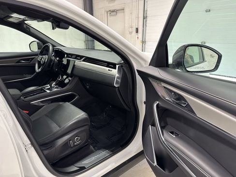 Used 2025 Jaguar F-PACE R-Dynamic S image 32